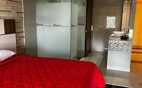 Hotel Urbane